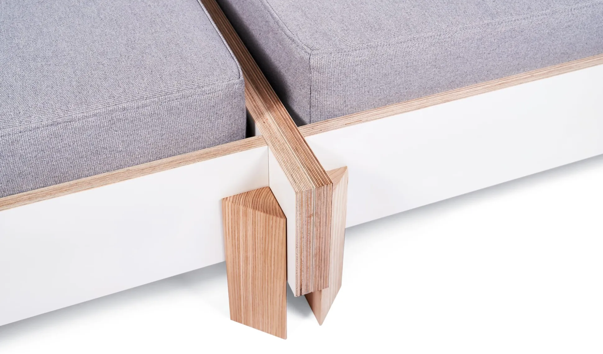 Bett Stiege, Stapelbar