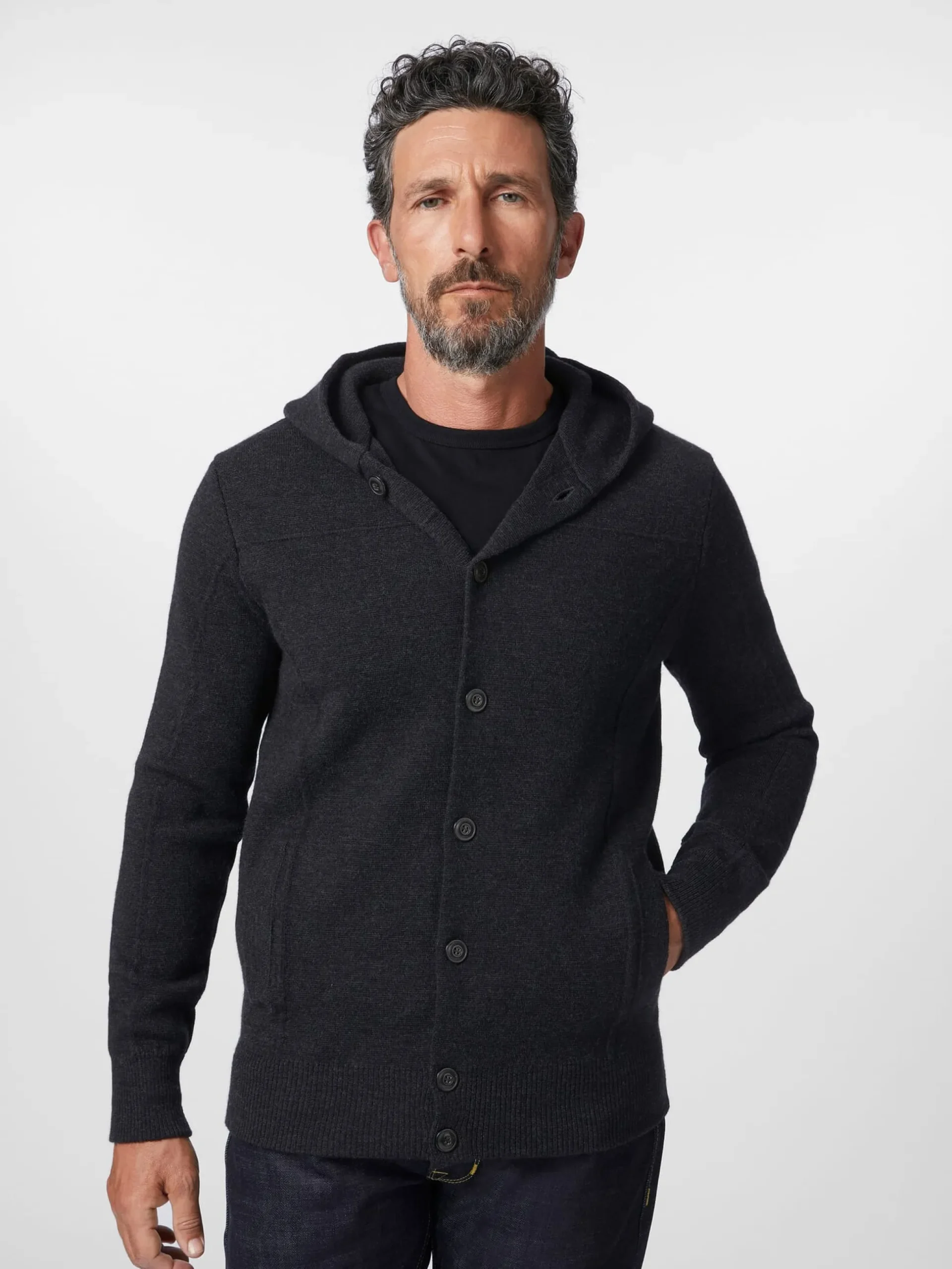 Herrenstrickjacke mit Kapuze