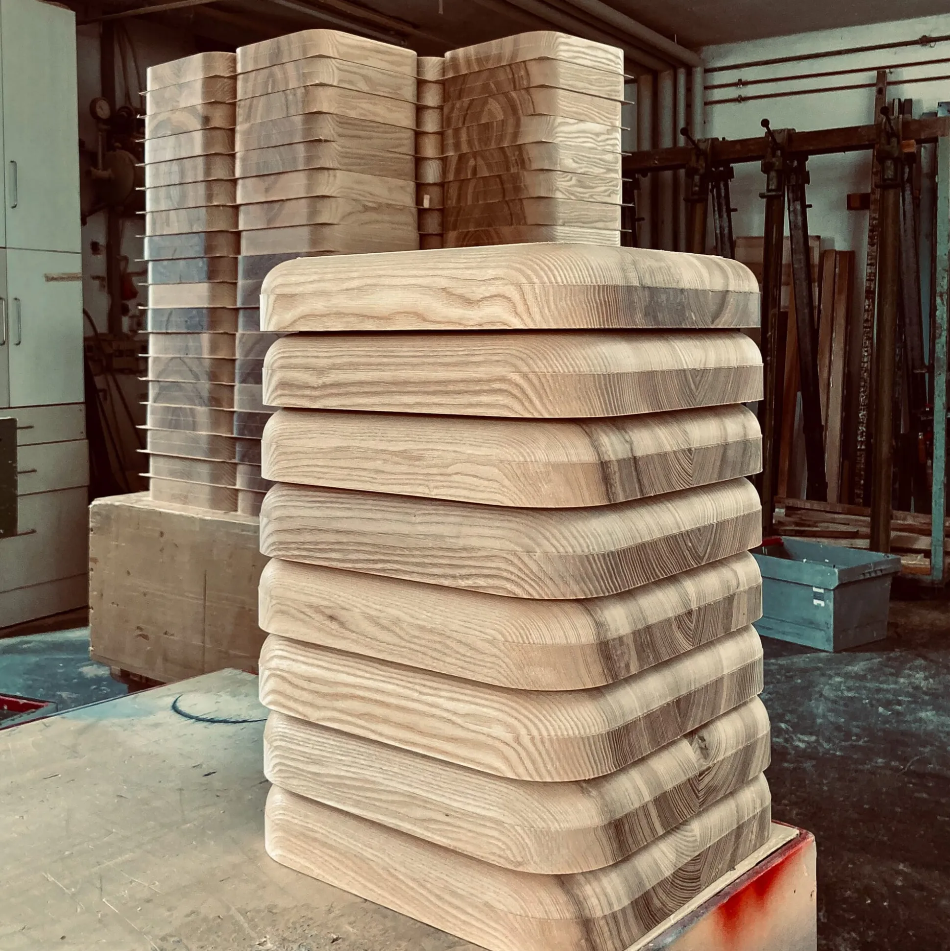Hocker Eschen- und Eichenholz
