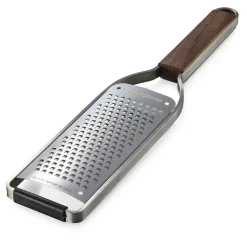 Microplane-Reibe grob