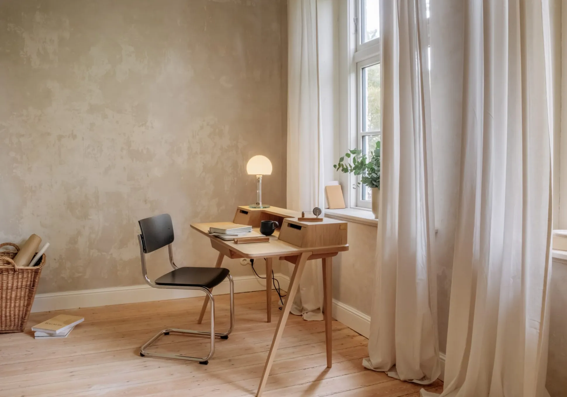 Schreibtisch „Treviso Desk“ Eichenholz