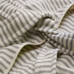 Unisex-Bademantel fein gestreift